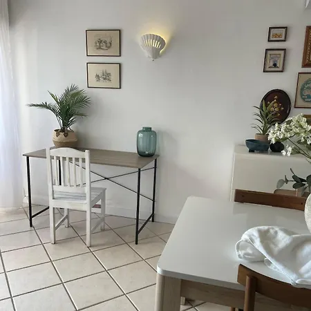 Oura & Sun Apartment *