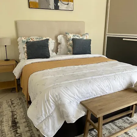 Oura & Sun Apartment *